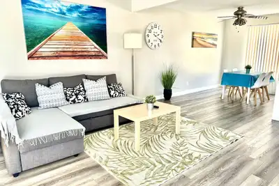 Image de Beautiful home near Disneyland, Entire place! !