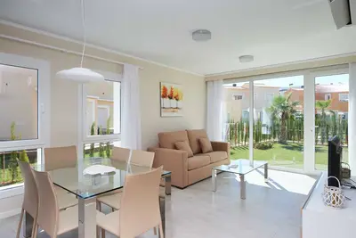 Image de Moss Rose by Oliva Nova