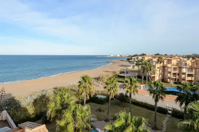 Image de Denia Beachfront apartment by On Travel