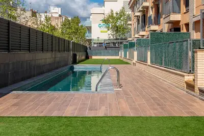 Image de Appartement Moderne à Palamós avec Piscine, Parking, et Proche Plage