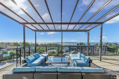 Image de A coastal retreat, the leisurely time in Ocean Whisper Villa.