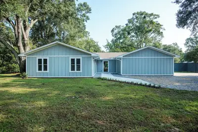 Image de A Quiet 4 Bedroom Fairhope Home, 1 Acre, Family Friendly & Downtown in Minutes