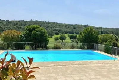 Image de T4 100 m2 vue sur le Golf avec Terrasse Et Piscine