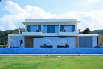 Image de Halkidi's Mesmerizing 6br Villa with Pool