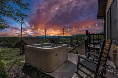 Image de LongRngViews! ~ NearDollywood~ Hot Tub~ Games!