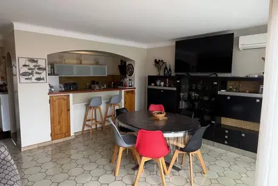 Image de A 50m de la Mer, du Casino et de toutes commodités. Loué avec garage en face