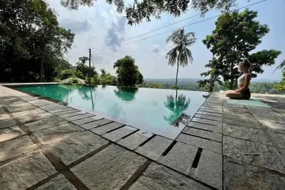 Image de Quiet house on the Hillcrest mountain
