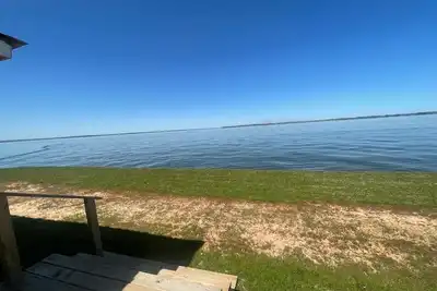 Image de Waterfront home with Awesome sunsets! Amazing boat/jet ski house. Fish & Swim