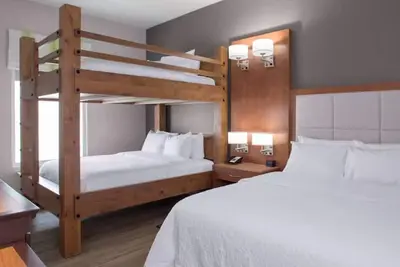 Image de Business & Pleasure Hub | Free WiFi | Minutes from Downtown | Free Hot Breakfast