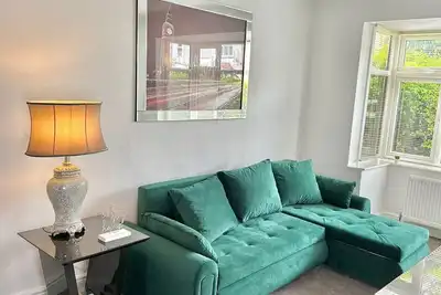 Image de Enfield's Hidden Gem with Wifi + Parking + Garden