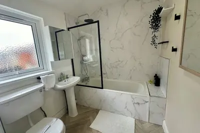 Image de City side 2 bed house has a terrace and is set in Belfast