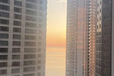 Image de Luxury 2 bed. Views of Navy pier, lakefront and city! Beach within steps!