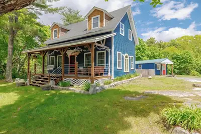 Image de Old Maine style w/ modern amenities - dog friendly