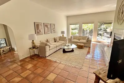 Image de Spacious 3br Tucson Townhome Close to UofA, Banner & Tmc — with Mountain Views