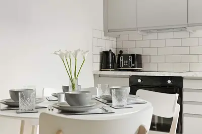 Image de Free Parking - Lovely 2 Bed House - Near Qmc Hospital & University of Nottingham