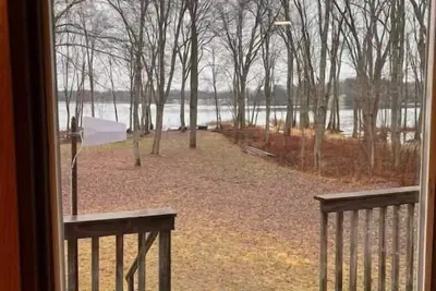 Image de Oak & Maple Lake house on 3 acres (fun at lake)\n\n