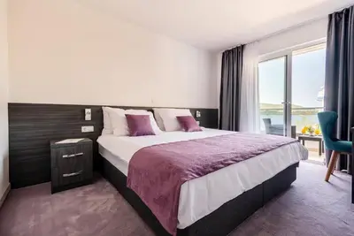 Image de Novum-Hotel - Double or Twin Room with Balcony and Side Sea View