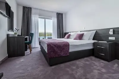Image de Novum-Hotel - Deluxe Double Room with Balcony and Sea View 7