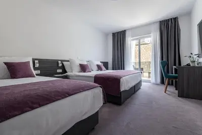 Image de Novum-Hotel - Standard Triple Room with Balcony and Side Sea View 2