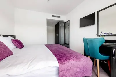 Image de Novum-Hotel - Double or Twin Room with Balcony and Side Sea View 1