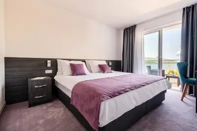 Image de Novum-Hotel - Double or Twin Room with Balcony and Side Sea View 5