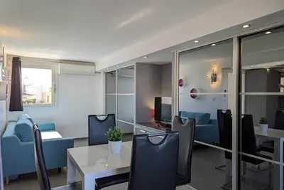 Image de Superbe appart. 2 chambres - Wifi/Ac/Park