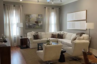 Image de Condo on the Square