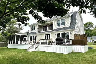 Image de Amazing Lakefront Retreat w/ Private Beach, Dock