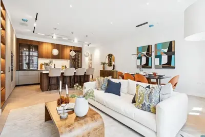Image de Five Min Regent Park Stunning Two Bedrooms 1360sqf