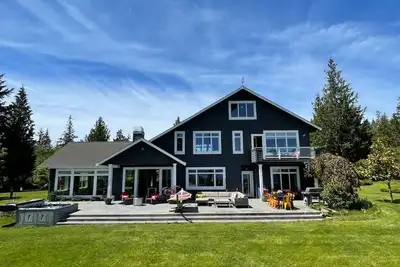 Image de Sound & Mountain View, 5 bedrooms, 8 acres, family friendly + dog friendly