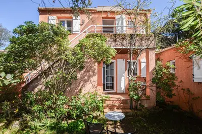 Image de Superbe appartement de 2 chambres Ă Afa