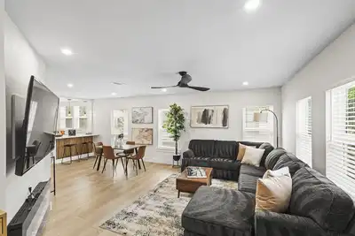 Image de Dallas Getaway! Pool, Bbq Grill, Central, Family Friendly, Luxe!