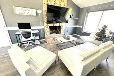 Image de 3 Bdrm 2 Full Bath 15 mins from Uptown