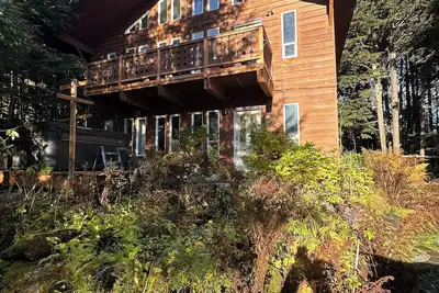 Image de Unique and cozy 4 bedroom home in Girdwood with hot tub!