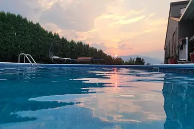 Image de 2 Bedroom Suite + Heated Salt Pool / Hot Tub