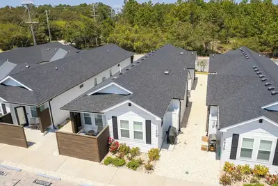 Image de Oceanside, Comm Pool! Lighthouse Views! Close to beach, Bc18b, Oh Whale