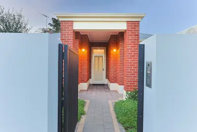 Image de Inner City Townhouse. Pine Ave, Mildura.