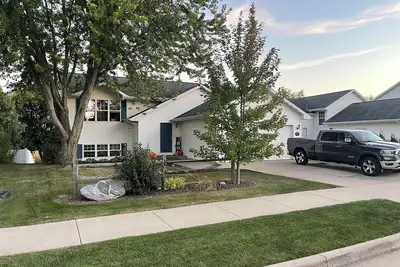 Image de Eaa House! Cozy sub division home within 2 miles of Eaa grounds!