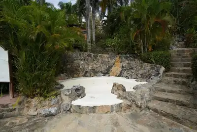 Image de Beautiful villa surrounded by tropical gardens by breathtaking Playa Bonita