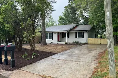 Image de Elegant Urban Oasis