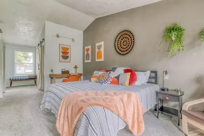 Image de Monmouth Retreat w Hot Tub, Playground & Game Room