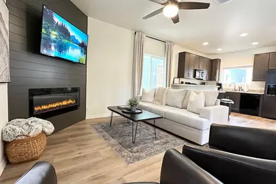 Image de Cozy Flagstaff Bungalow with Fireplace Near Nau & Downtown