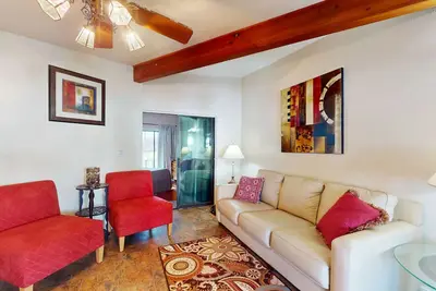 Image de Dog-friendly manufactured with pools, sauna, hot tubs, pickleball, gym, golf, Ac