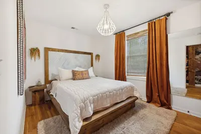 Image de Escape to Nashville: 15 min to Downtown & Bna, sleeps 4, gated parking!