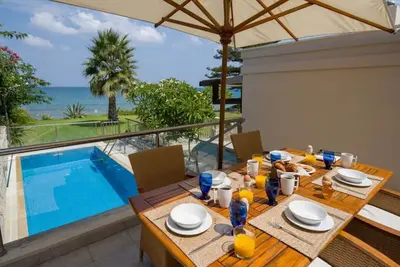 Image de The Seaside Villa - A beach front compound villa with a private pool