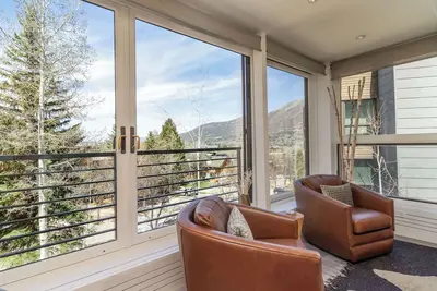 Image de Ski-in/out! Renovated 3br Aspen Condo