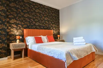 Image de Spacieux appartement de trois chambres à quelques minutes du Bernabeu à Madrid