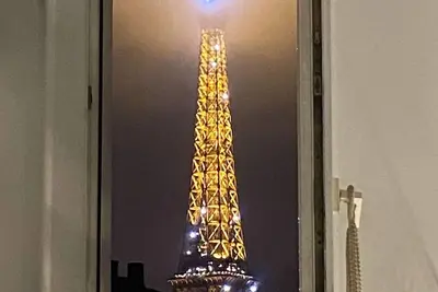 Image de 2 Pièces Avec vue sur la Tour Eiffel