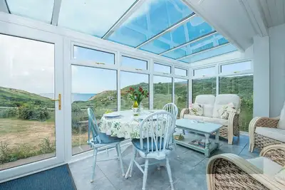 Image de Agos y Mor, Holiday Cottage Nr St Davids, Sleeps 4, 2 bedrooms, bathrooms