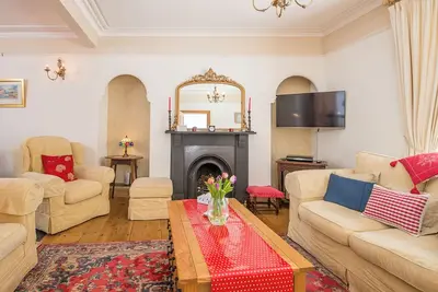 Image de Anvil House, Holiday Home Tenby, Sleeps 8, 4 bedrooms, bathrooms